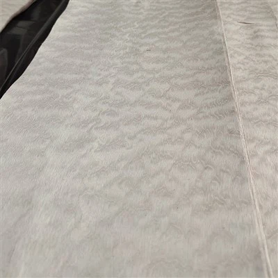 פורניר אלון אדום מוכתם